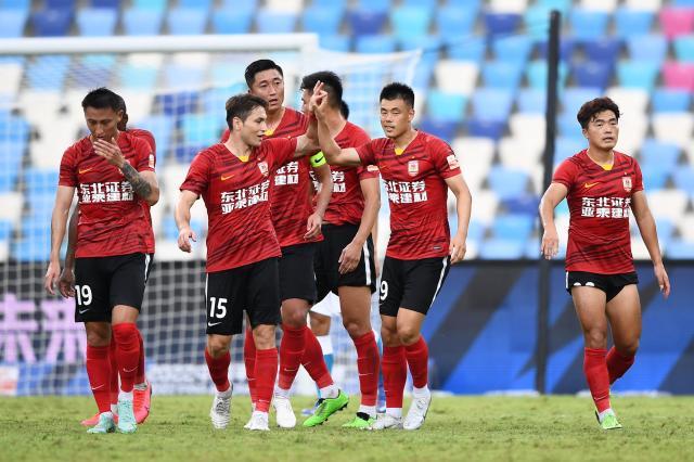 8868体育足球直播免费观看-【中超】谭龙戴帽+助攻儒尼奥尔 亚泰4比1广州城