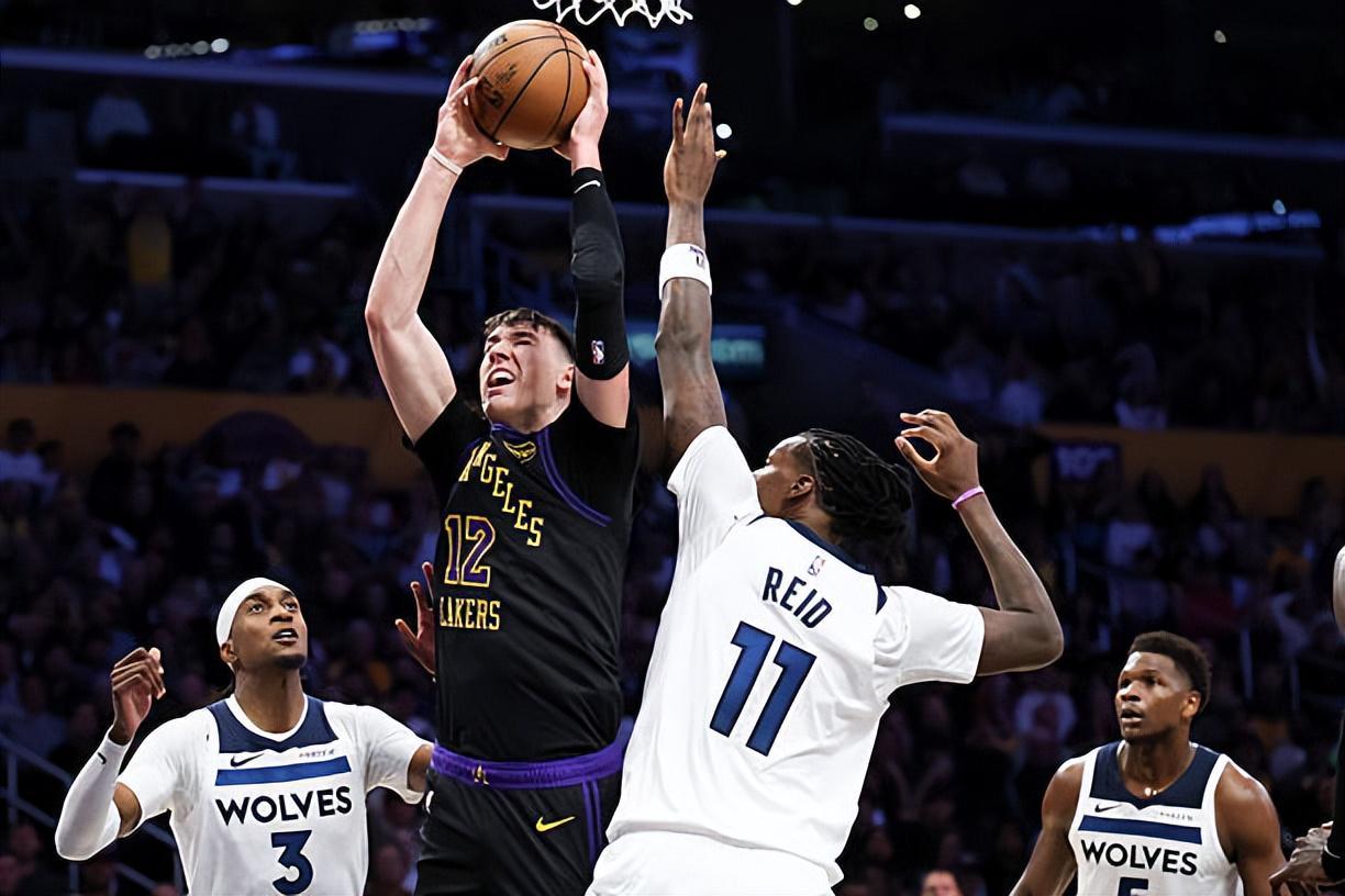 8868体育足球直播免费观看-手感依然不佳，但湖人侧翼新星却展现出了一些其他方面的技能？